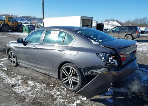 2017 Honda Accord Sport z USA, uszkodzony, nr VIN 1HGCR2F58HA139687